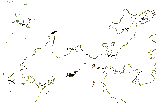 Mountain peaks around Monte Caburaí