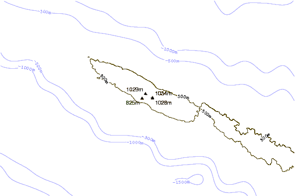 Mountain peaks around Pico da Esperança