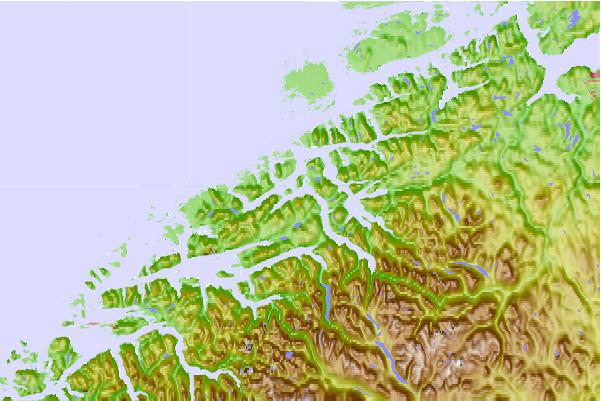 Surf breaks located close to Reinsfjellet