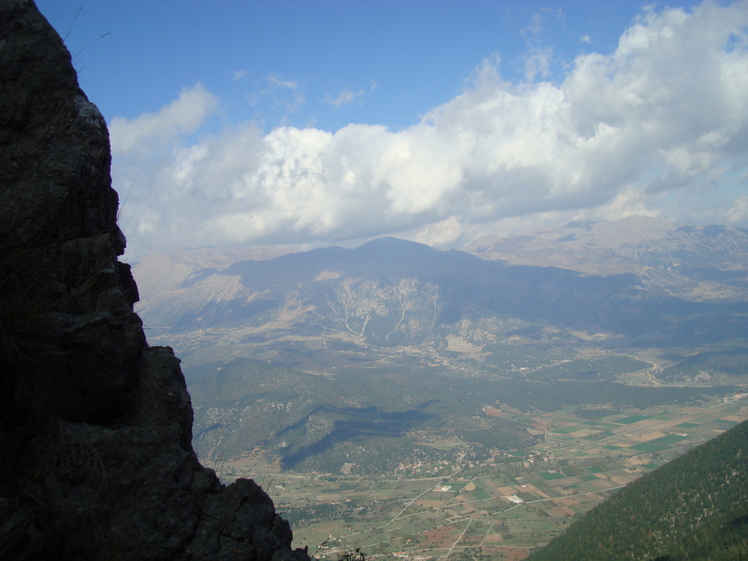 The view on Stymfalia valley from Oligyrtos 