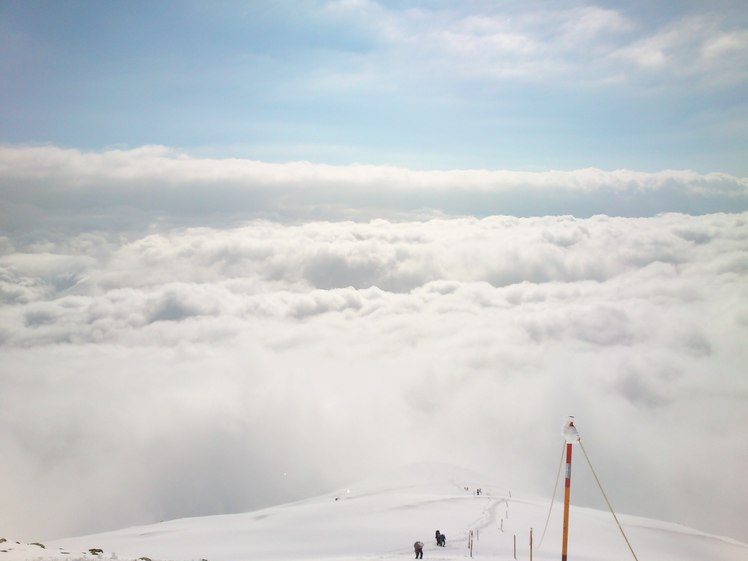 cloud and light, Touchal