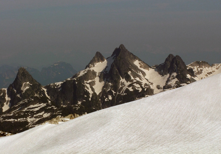 Five Fingers Group, Middle Finger (mountain)