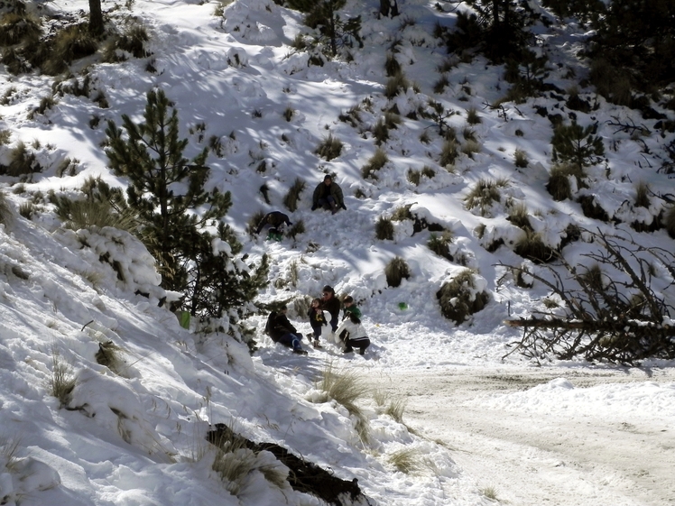 Making a snowman, Nevado de Colima