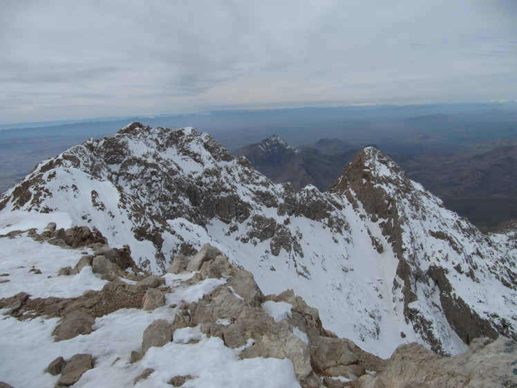 peaks qota charmi & kharamaan, Bisotoon