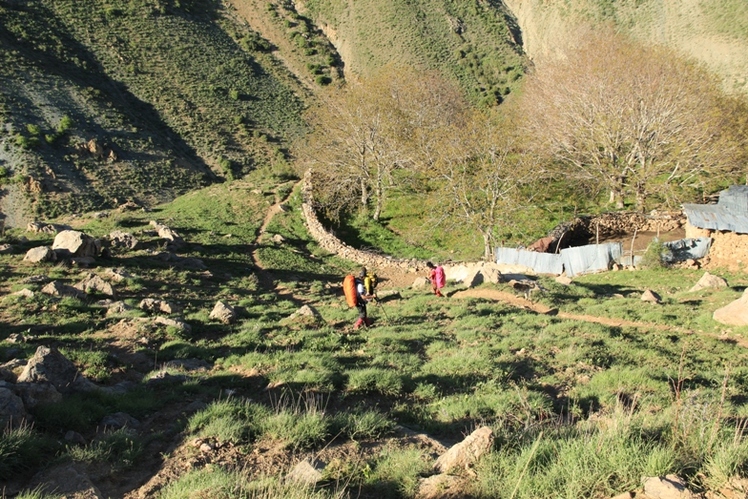 Ali   Saeidi   NeghabeKoohestaN, Alam Kuh or Alum Kooh