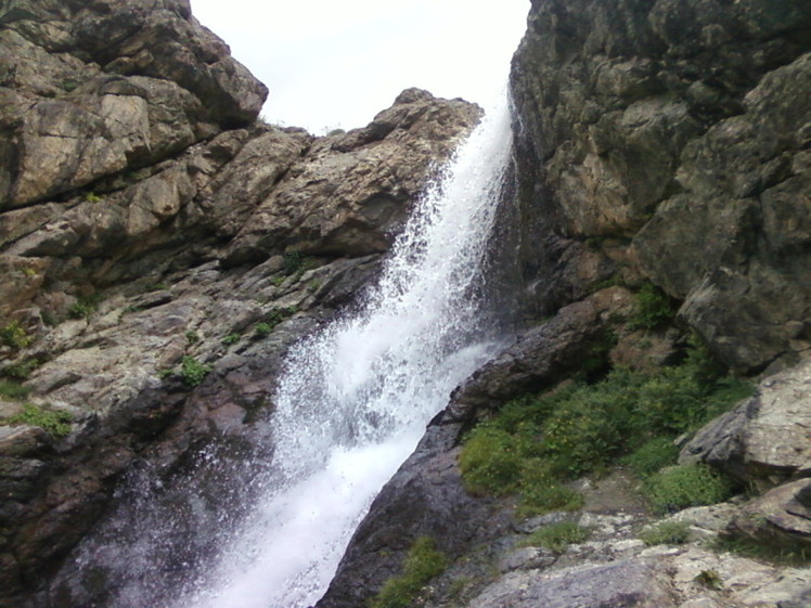 Lalon waterfall, Borj