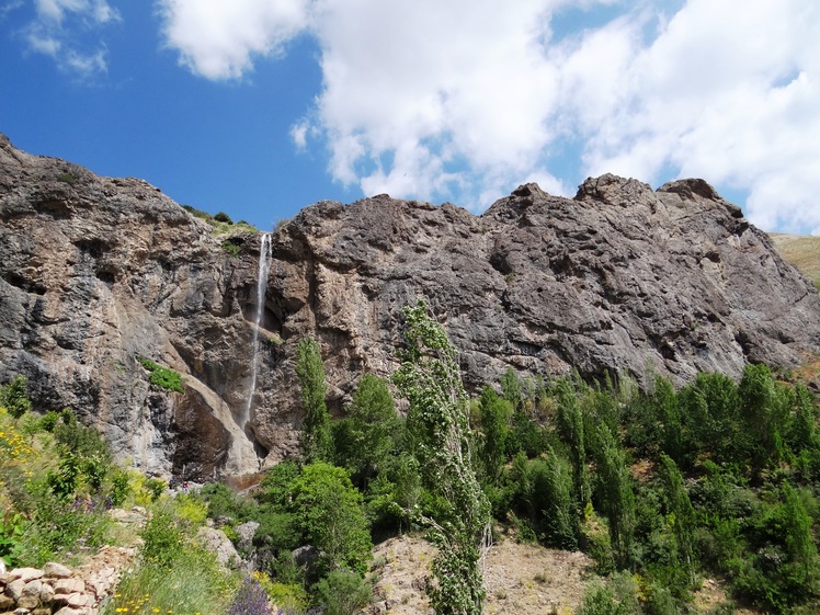 Sangan waterfall, Tochal