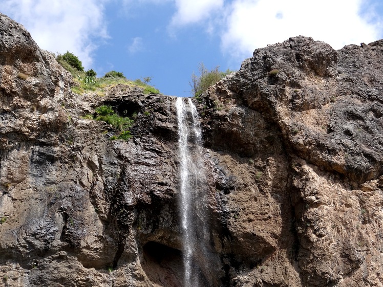 Sangan waterfall, Tochal