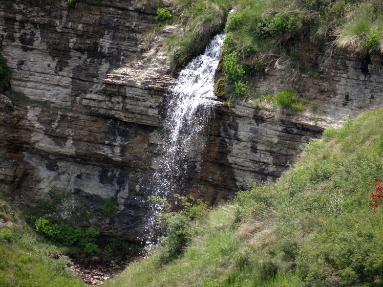 Sangan waterfall, Tochal