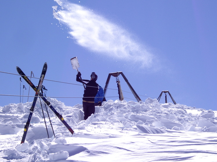 Adrian Boom Shawn De Villiers "TOO MUCH SNOW", Matroosberg