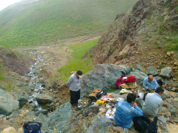 Ali Saeidi NeghabeKoohestaN, آزاد کوه‎‎