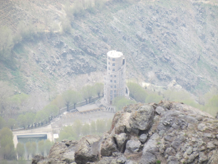 naser ramezani :view of kolakchal tower  from  peak