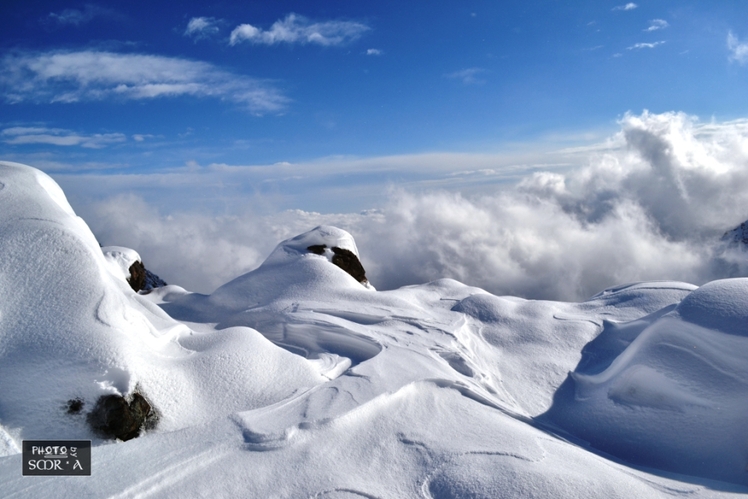 Blue sky, Touchal