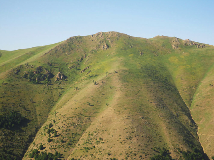 Takhte soleyman, Alam Kuh or Alum Kooh