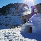 Igloo at 2760 m., Mount Olympus