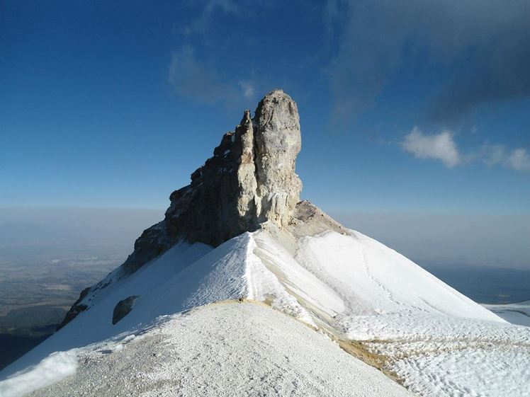 Cresta sobre glaciar, Iztaccihuatl