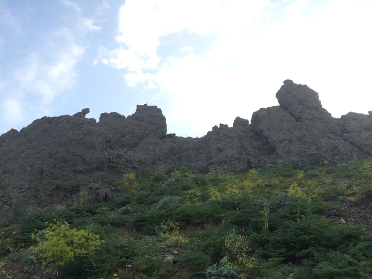 stones in Kolakchal peaks routh