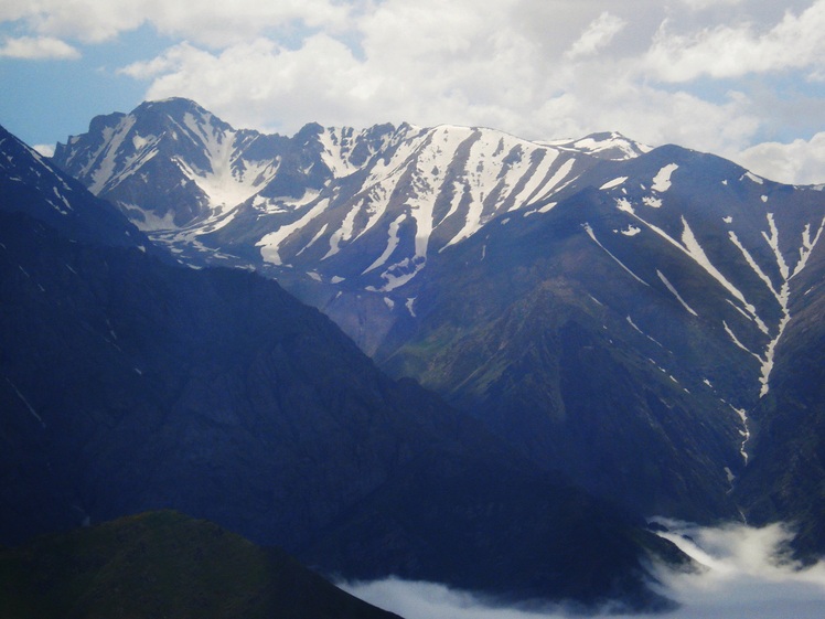 Takhte Soleyman, Alam Kuh or Alum Kooh