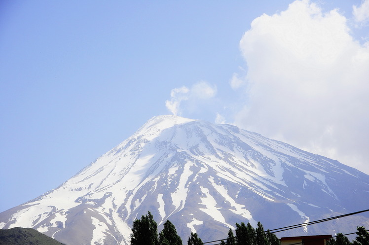 Damavand is still smoking, Damavand (دماوند)