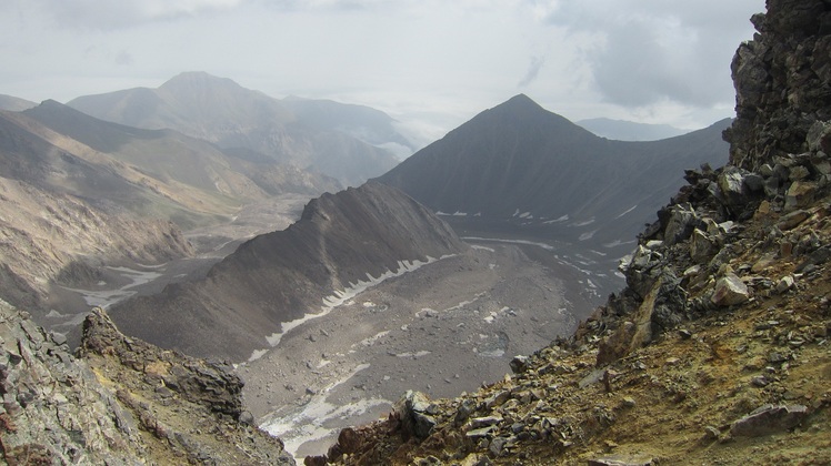 Siyah kaman, Alam Kuh or Alum Kooh