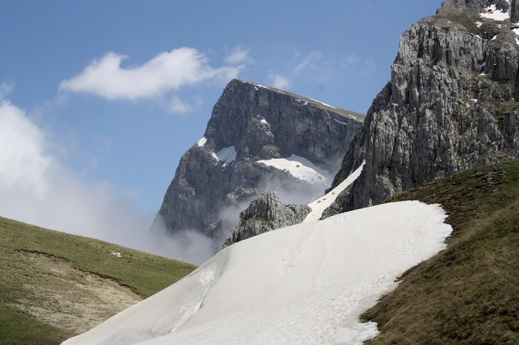 The west face of the mountain, Gamila