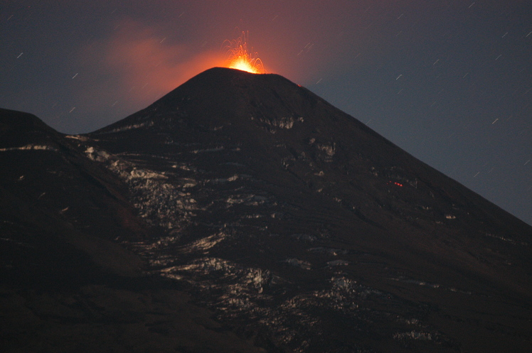 ERUPCION VOLCAN LLAIMA AÑO 2008