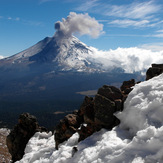 Popocatépetl view from Iztaccihuatl., Popocatepetl