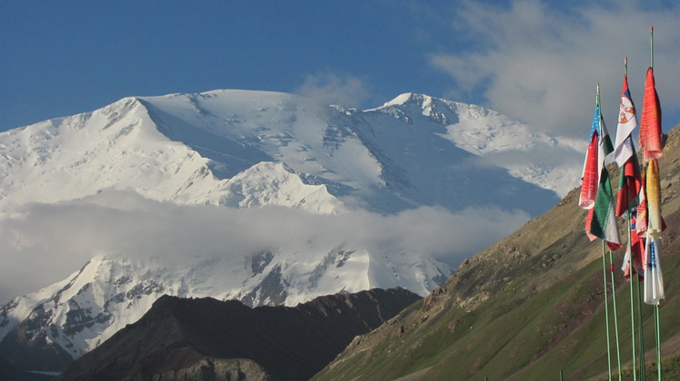 Achik Tash - Base Camp(3600 m), Pik Lenin