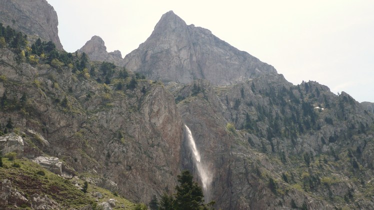 Anemistos waterfall vardousia