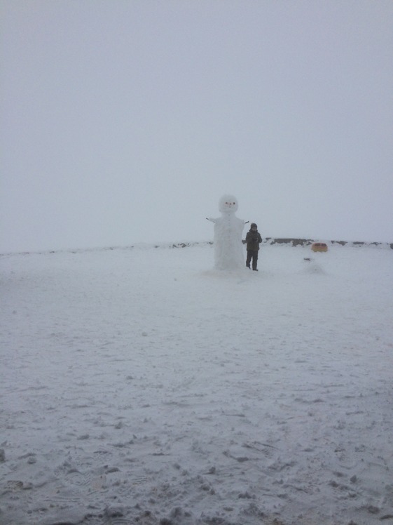 Snow man on the 5th station, Tochal