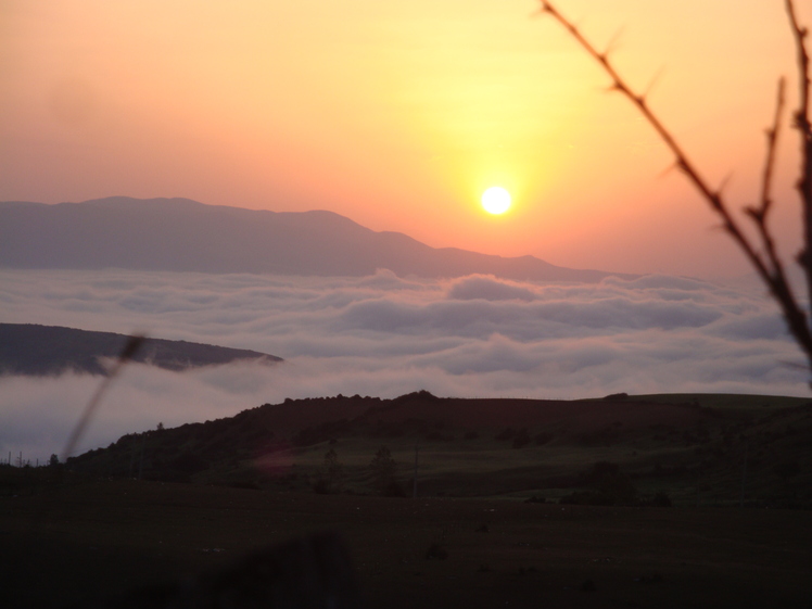 طلوع خورشید از روستای شاه شهیدان, Dorfak