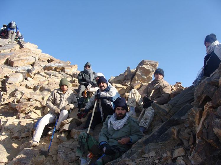 گروه کوهنوردی پایگاه بسیج رسول اکرم ( ص ) خمینی شهر, Alam Kuh or Alum Kooh