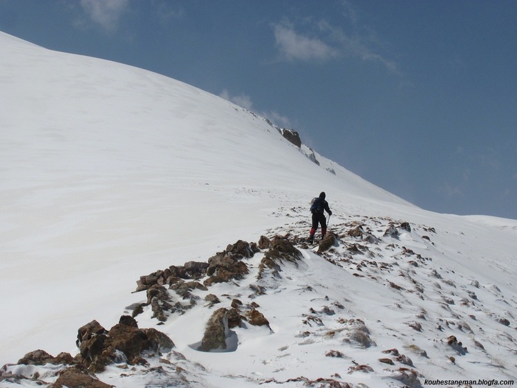 Douna, آزاد کوه‎‎