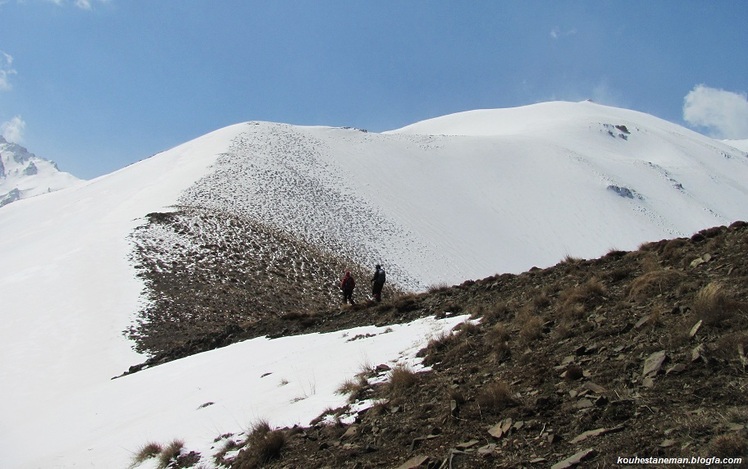 Douna, آزاد کوه‎‎