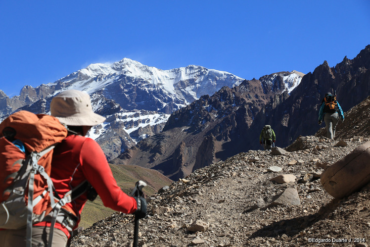 Camino a Campamento Confluencia, Aconcagua