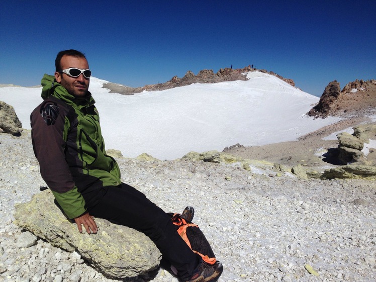 the crater of mount damavand, Damavand (دماوند)