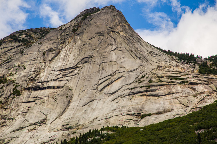 Yak's Granite face, Yak Peak