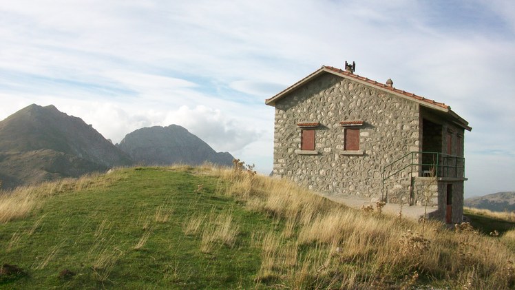 Vardousia mountain refuge Skorda Pitimalikou