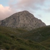 pyramida giona 2510m, Ghiona