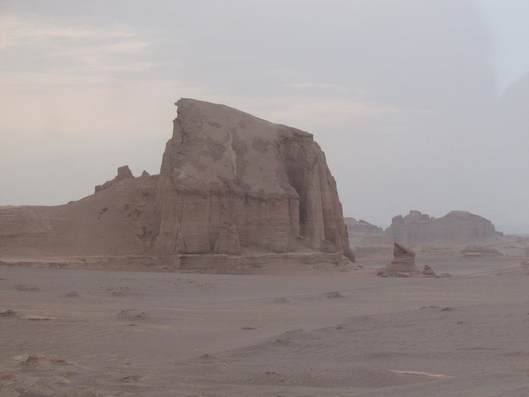 naser ramezani shadad desert, Hazaran