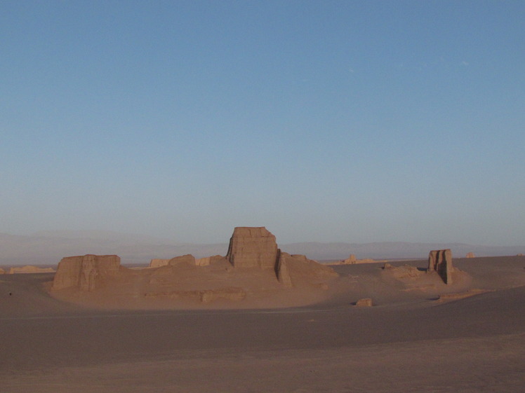 naser ramezani shadad desert, Hazaran