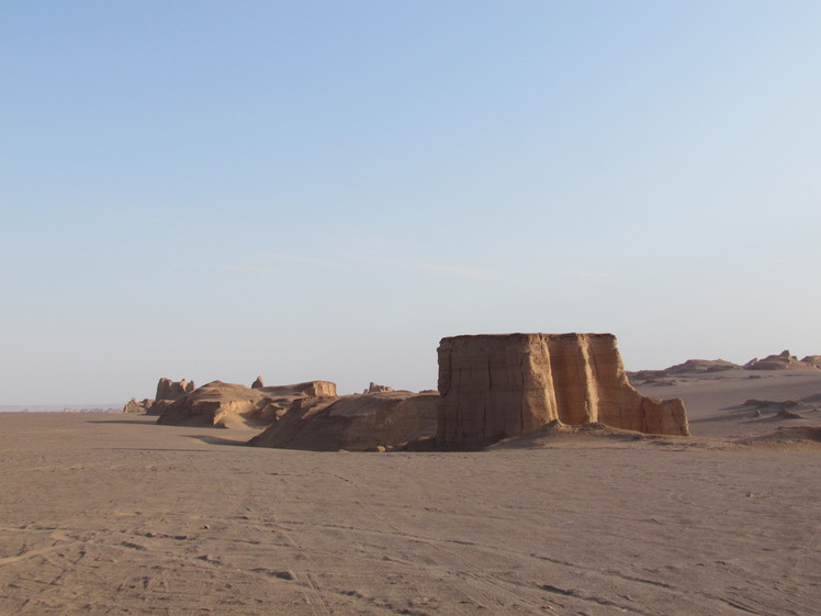 naser ramezani shadad desert, Hazaran