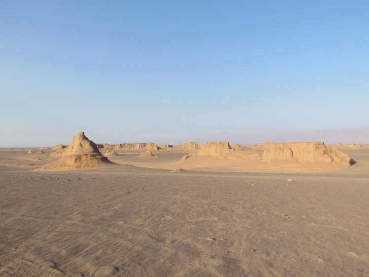 naser ramezani shadad desert, Hazaran