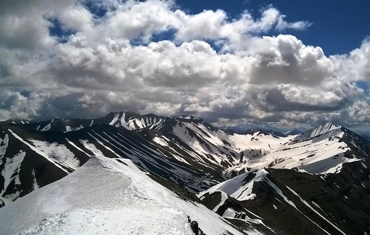 Some beautiful peaks, Borj