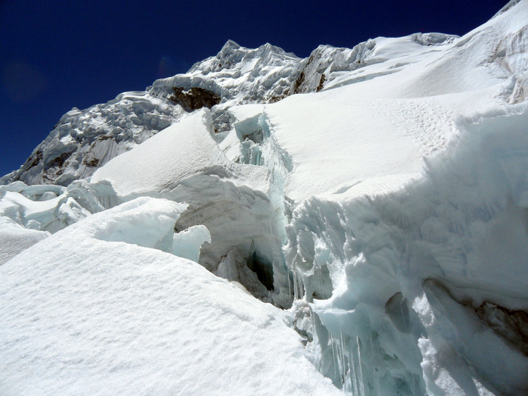 Chopicalqui crevasses