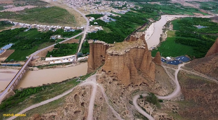 Naser Ramezani: Behestan Castle, تخت سلیمان