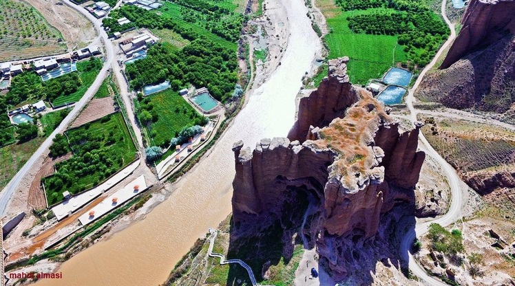 Naser Ramezani: Behestan Castle, تخت سلیمان