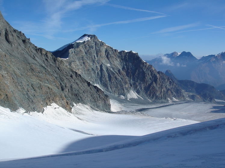 Allalinhorn from the way up to Sthralhorn