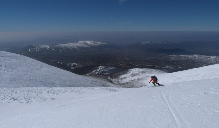 Down to Cueva de Ágreda, near top., Moncayo