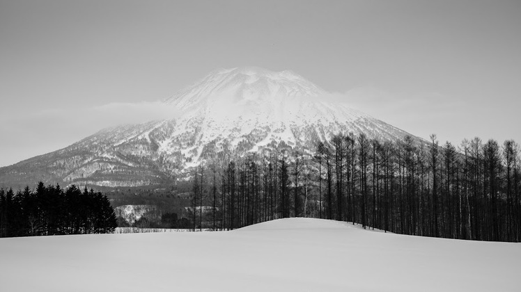 A beautiful volcano, Yotei